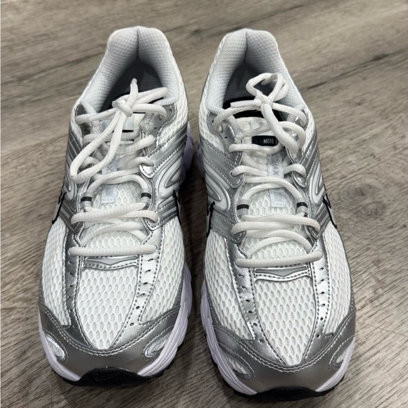 Nike Women's White and Silver Athletic Shoes - Picture 1 of 5